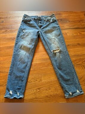 Studio Blue Women's Ripped Light Wash Jeans Size 31